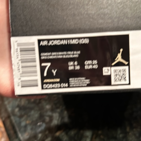 Nike AIR JORDAN 1 MID GS CEMENT GREY/WHITE-TRUE BLUE - Picture 10 of 10